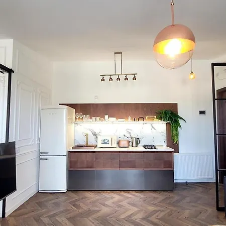 Eiffel Grand View Διαμέρισμα *