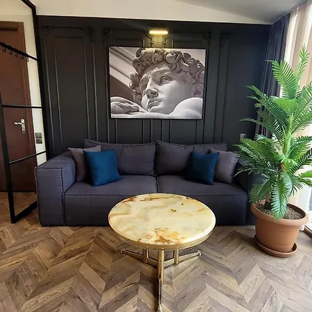 Eiffel Grand View
