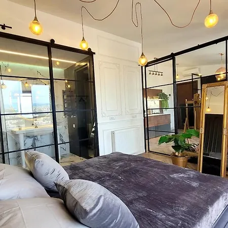 Eiffel Grand View Διαμέρισμα *