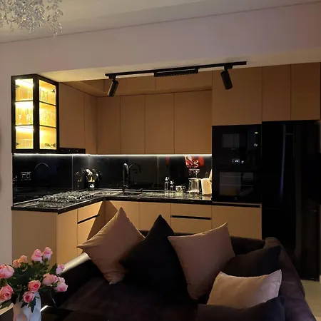 Eiffel Grand View *