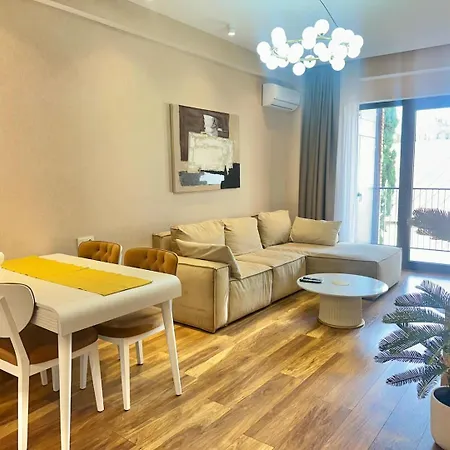Eiffel Grand View *